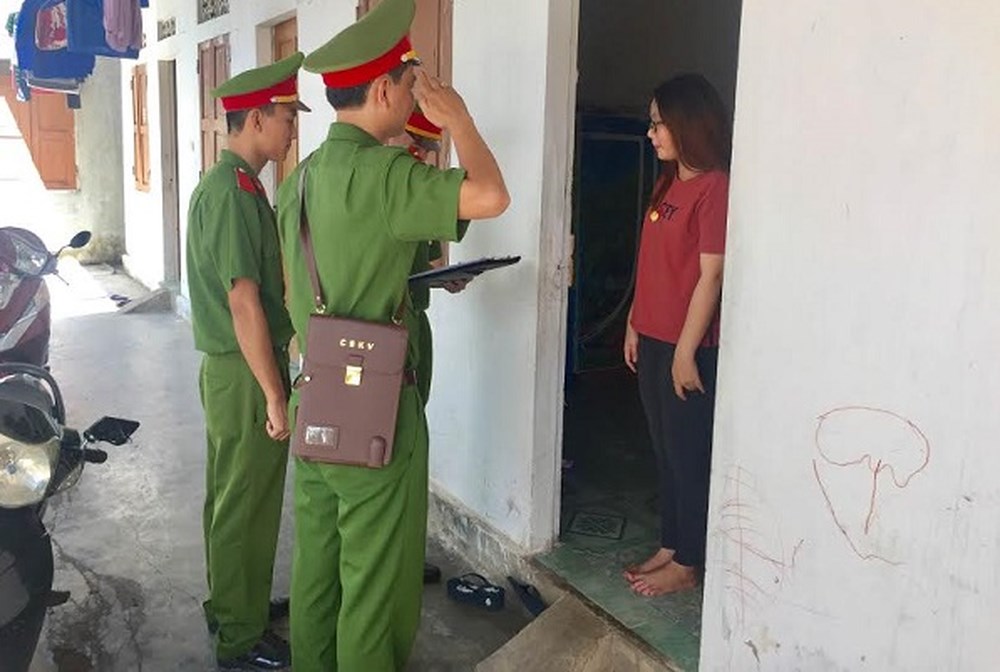 công an kiểm tra cư trú