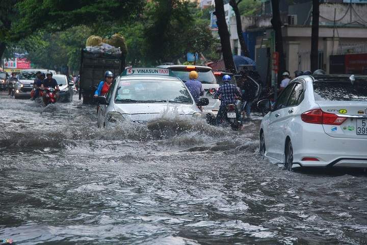 thebank_xeotonguplantrongnuoclusaigonaisephaichitraphisuaxe_1543565222