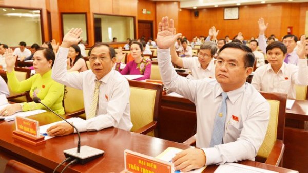 Thêm quy định liên quan đến cán bộ, công chức bị bãi bỏ