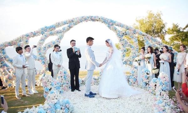 bật nhạc quá to trong đám cưới