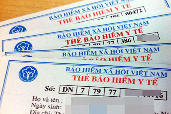 Người lao động phải đóng BHYT bằng 4,5% tiền lương tháng