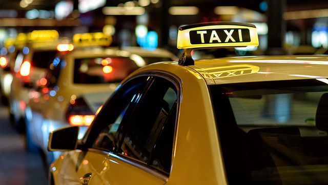 bỏ quy định gắn hộp đèn trên nóc xe taxi