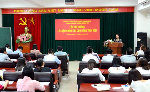 bố trí nhân sự cấp ủy