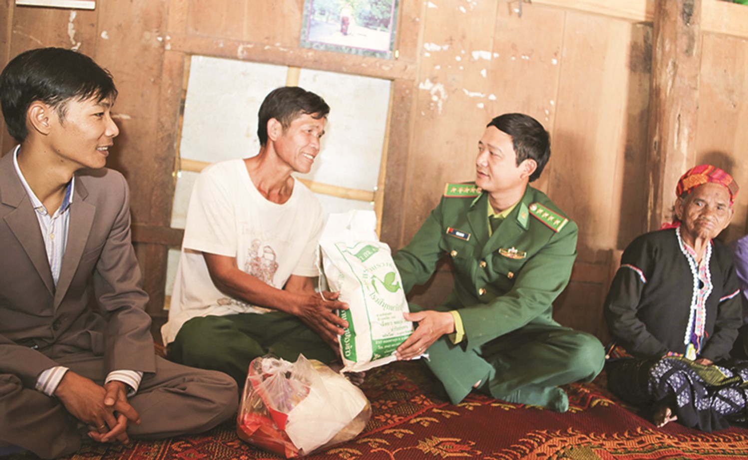 chăm lo tết cho người nghèo cham lo tet cho nguoi ngheo