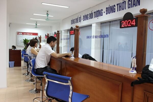 có việc làm vẫn hưởng bảo hiểm thất nghiệp
