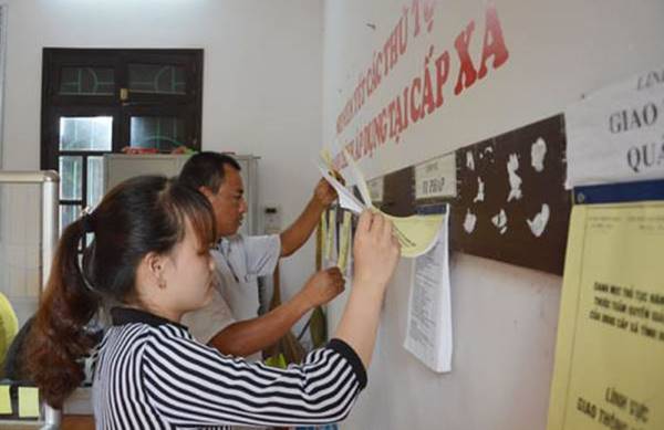 công chức xã dôi dư