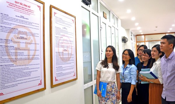 Công chức Hà Nội thực hiện cuộc vận động "5 Không"