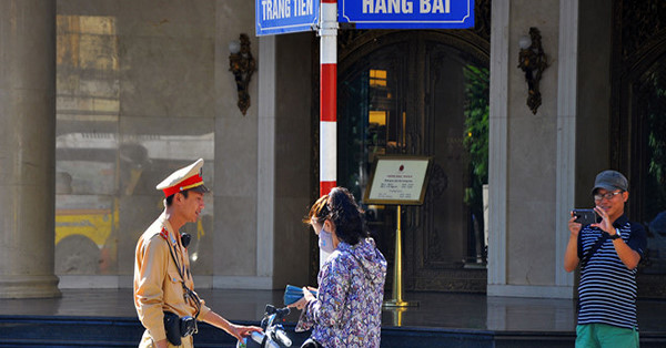 CSGT đi mot minh co duoc xu phat