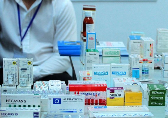Giá thuốc xét trúng thầu không vượt quá giá bán buôn