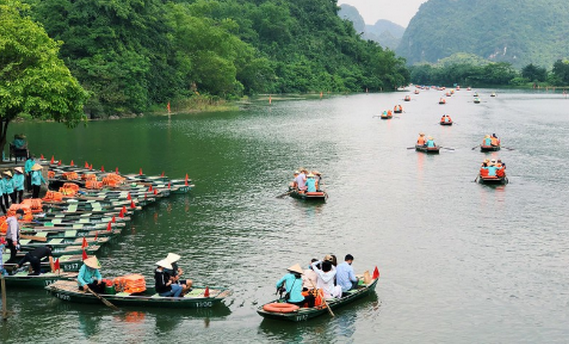 Thủ tướng: Khẩn trương quảng bá điểm đến, đẩy mạnh du lịch nội địa