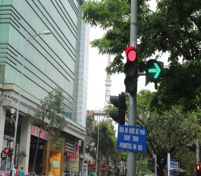 đèn tín hiệu giao thông phụ