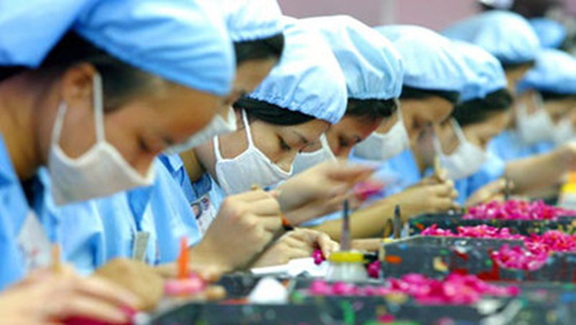 Buộc người lao động đi làm Tết Dương lịch bị xử lý thế nào?