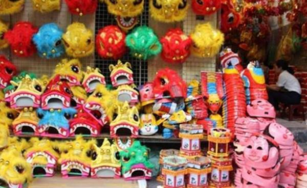 đồ chơi không rõ nguồn gốc