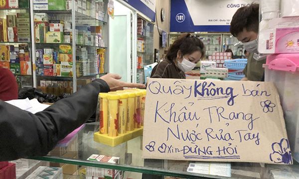 Cơ sở nào để xử phạt các cửa hàng găm khẩu trang? (Ảnh minh họa)