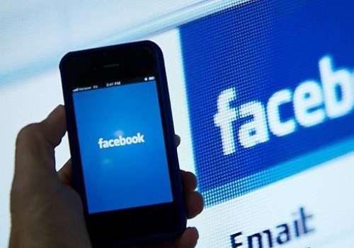 Giả Facebook người khác để lừa tiền