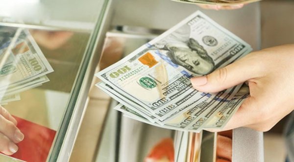 Giảm mức phạt khi đổi USD tại tiệm vàng