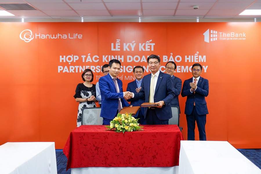 Hanwha Life Việt Nam ký kết hợp tác kinh doanh với Thebank
