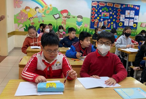 học sinh không phải đeo khẩu trang khi ở trường