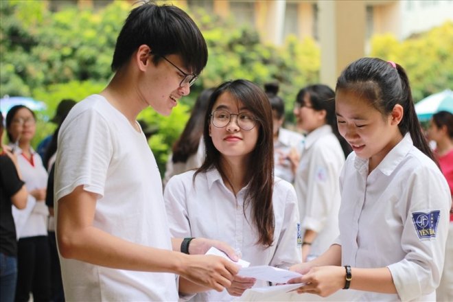 Học sinh Hà Nội chính thức đi học trở lại