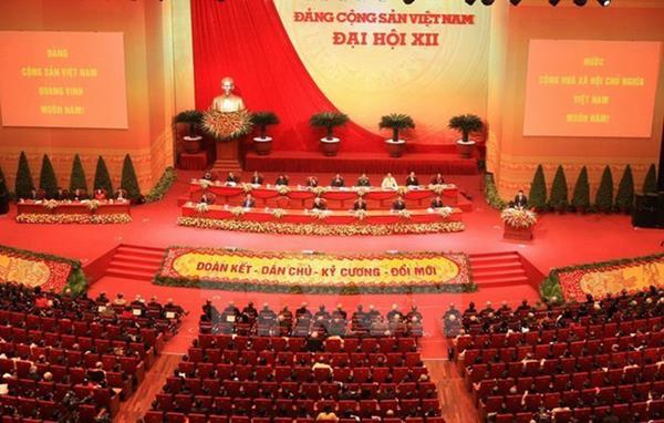 Bí thư tỉnh ủy, huyện ủy không giữ chức vụ quá 2 nhiệm kỳ