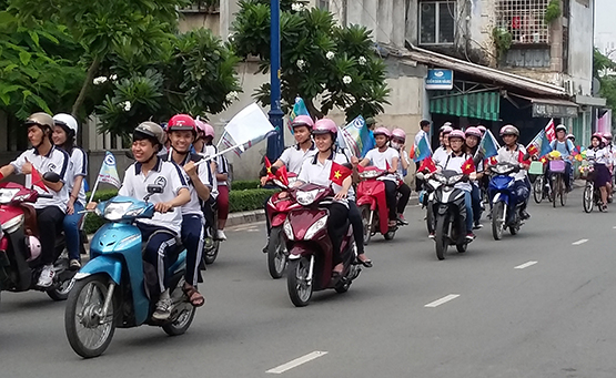 Không đủ tuổi lái xe phạt bao nhiêu?