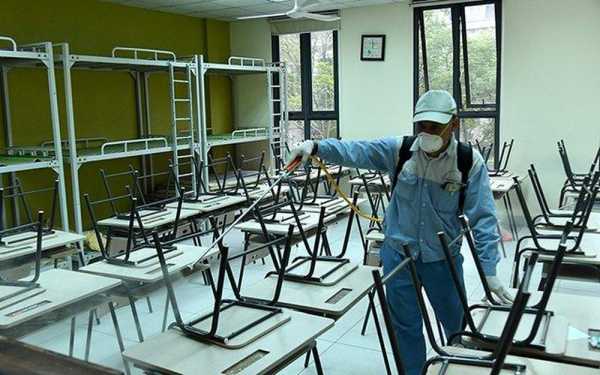 Học sinh đi học lại, phải khử khuẩn trong trường học 2 lần/ngày