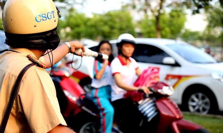 Lỗi không đội mũ bảo hiểm bị phạt bao nhiêu năm 2021? loi khong doi mu bao hiem