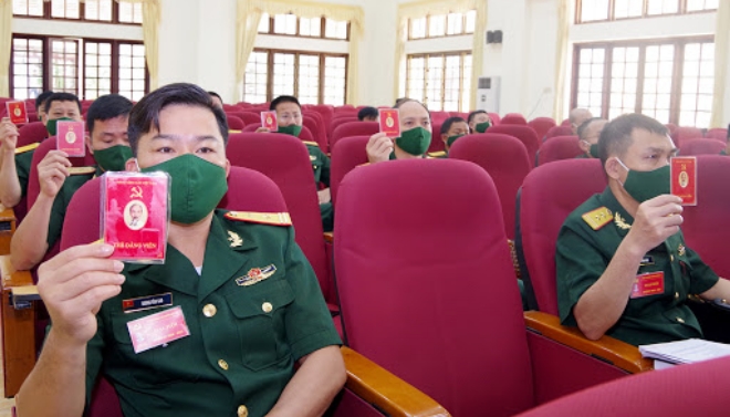 4 đối tượng Đảng viên miễn giới thiệu về tổ chức Đảng nơi cư trú