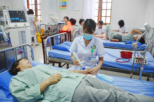 Không chuyển tuyến người bệnh khi vượt quá chuyên môn bị phạt nặng