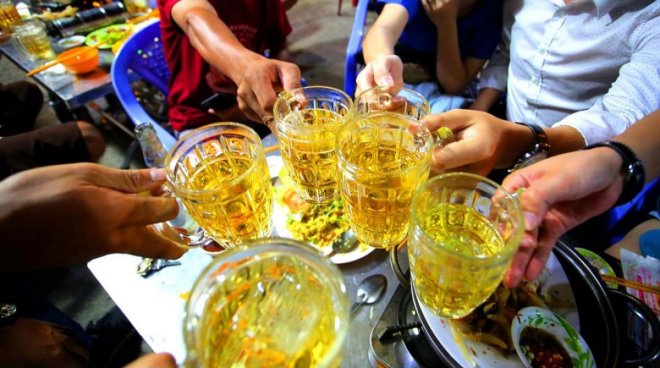 nhậu trong công viên
