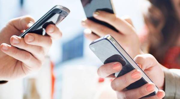 nộp học phí bằng phần mềm điện thoại