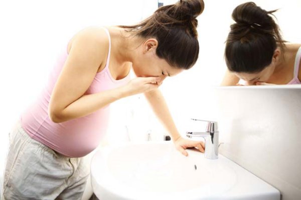 Ốm nghén có được hưởng bảo hiểm không?