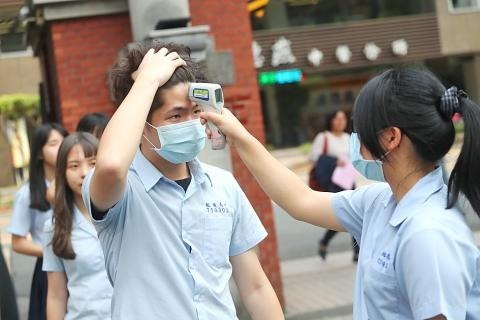 Hướng dẫn phòng chống dịch nCoV khi học sinh đi học lại