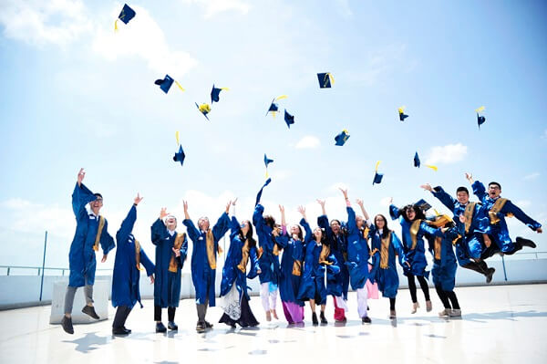 Tăng lương tối thiểu cho người có bằng đại học từ năm 2020