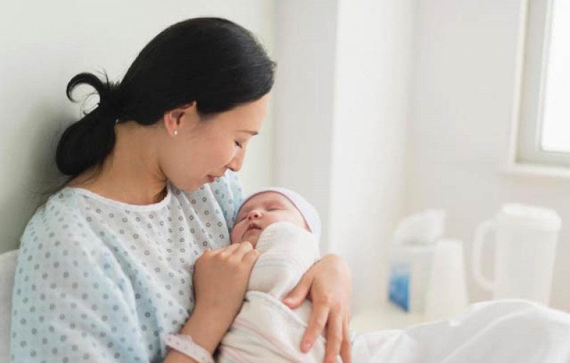 Đang nghỉ thai sản có được thưởng Tết?