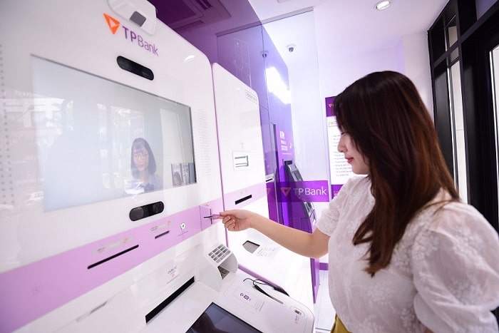 Nộp tiền tại cây ATM Livebank TPBank 