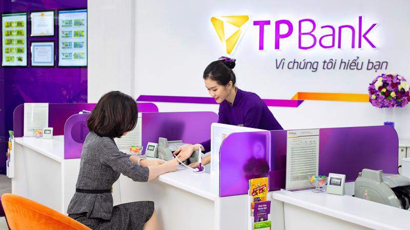 Nộp tiền tại quầy giao dịch 