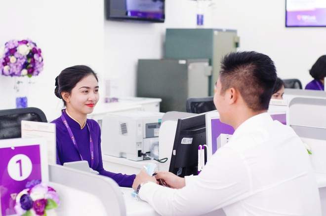 Khách hàng có thể đến ngân hàng để mở tài khoản số đẹp