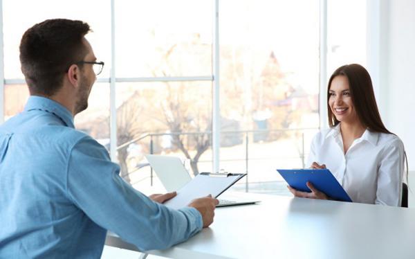 Thi công chức có yêu cầu về ngoại hình không?