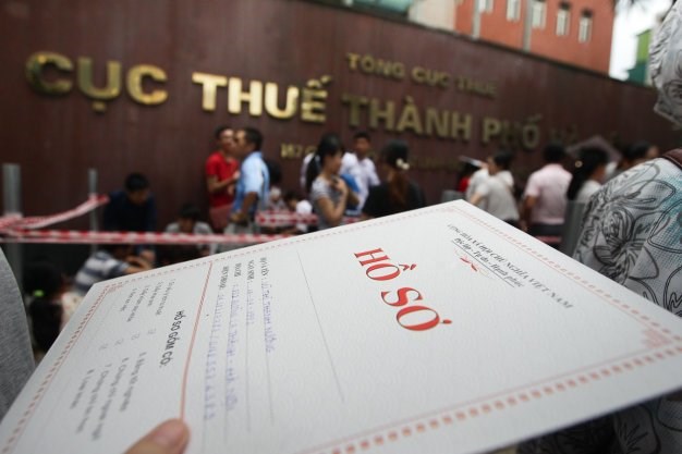 tuyển dụng không qua thi tuyển