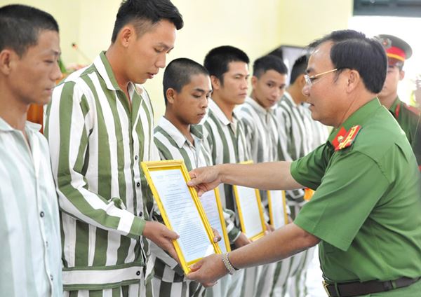 thủ tục đề nghị đặc xá