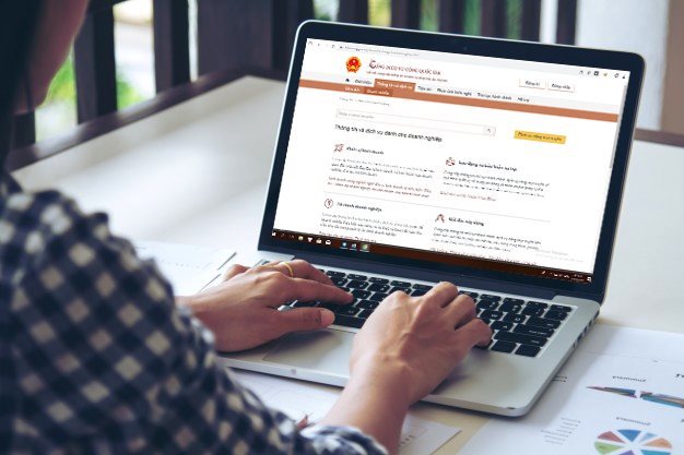 Thực hiện thủ tục hành chính điện tử không làm tăng phí, lệ phí
