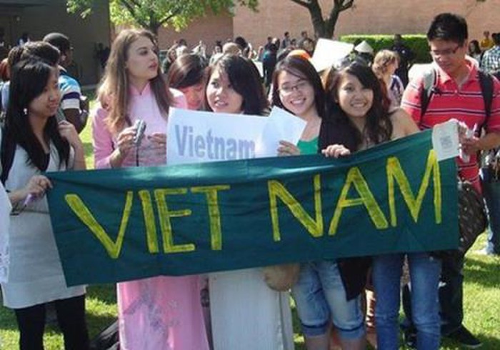 Các trường phải xem xét, tiếp nhận du học sinh Việt Nam về nước