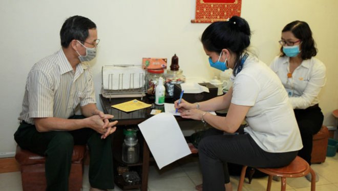 Hà Nội bắt đầu trả lương hưu tại nhà 