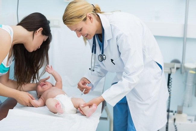 Tiêm phòng vắc xin viêm gan B cho trẻ sơ sinh