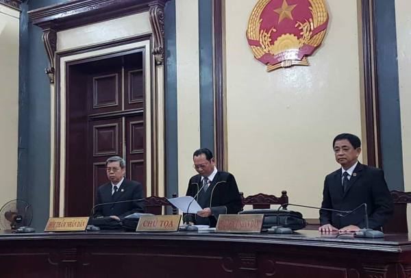 UBND xã có được chứng thực bản án không