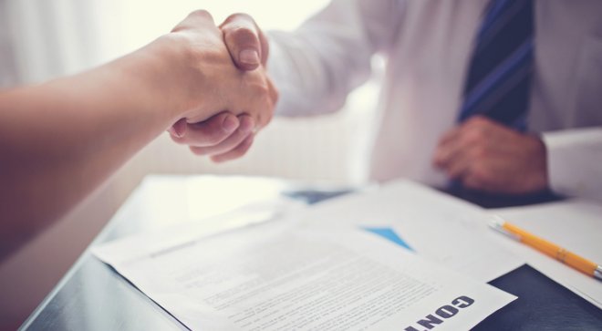 Viên chức có được ký hợp đồng lao động với công ty khác