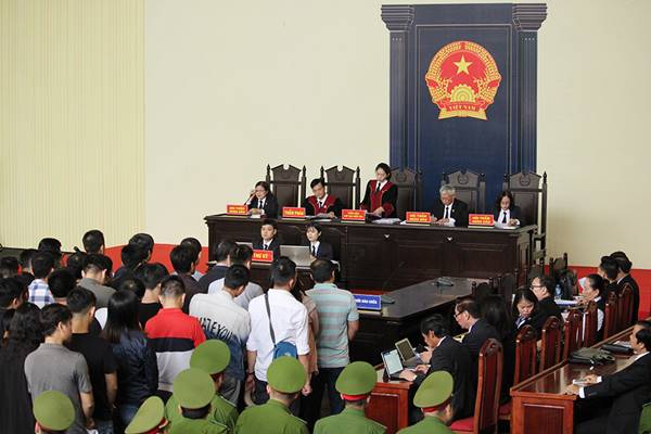 vướng mắc trong xét xử