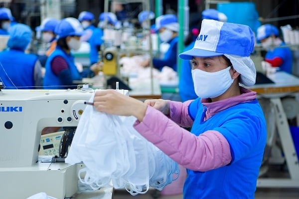 Mùa dịch, doanh nghiệp chỉ được xuất khẩu 25% khẩu trang y tế