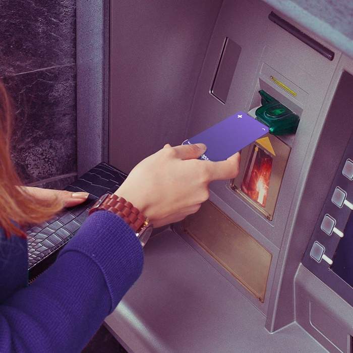 Phí chuyển tiền tại cây ATM cuối tuần